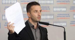 Sadri Abazi nuk ia mbylli dot gojën Ben Blushit, në fushë veç Taulant Ballës del edhe Erion Braçe