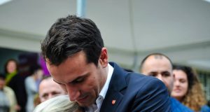 FOTOGALERI/Erion Veliaj, pse kaq shumë foto me të moshuar?