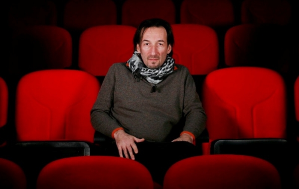 Eroll Bilibani sjell kinemanë lëvizëse në Tiranë