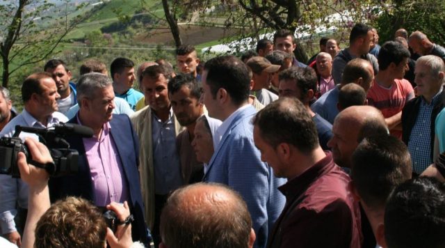 ervian_salianji_dhe_murrizi_protest_ballagt_23148.jpg