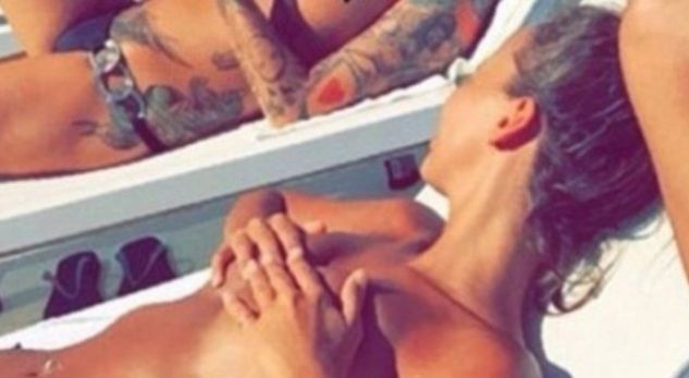 FOTO/ Aktorja britanike del nudo në plazh, çmenden pushuesit