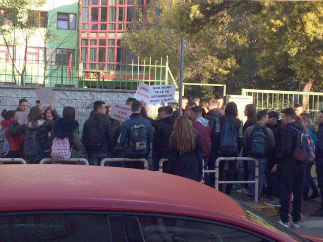 gjimanzistet_proteste4_42473.jpg