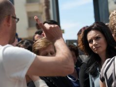 Militantë të PS-së provokojnë me flamujt e Rilindjes takimin e Grida Dumës