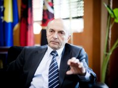 Kryeministri i Kosovës Isa Mustafa i kundërpërgjigjet Fatos Klosit: SHIK-u shqiptar i ka shërbyer Serbisë, donte vëllavrasje dhe përçarje