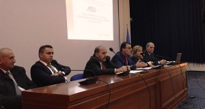 “Disa njerëz në Shqipëri financojnë terrorizmin. Një bankë pastron para”