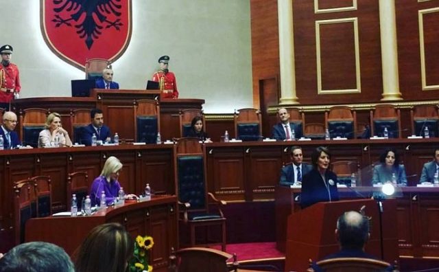 jajahjaga_ne_parlament_9391.jpg