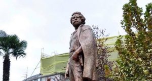 Lulzim Basha kujton 18 vjetorin e vrasjes së Adem Jasharit