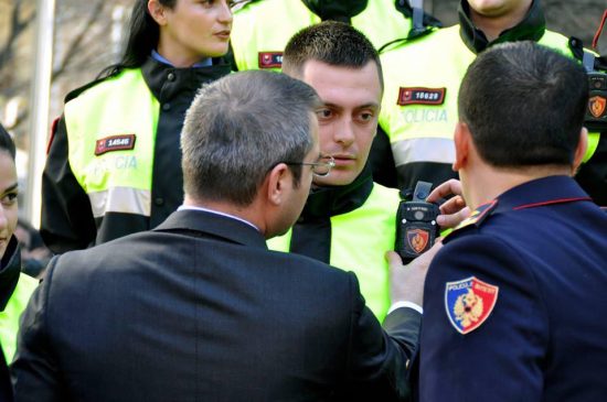 kamerat_per_policet_4_550x365_40972.jpg