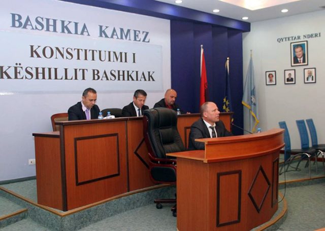 kamez_mbledhja_e_keshillit_bashkiak_sot_12513.jpg
