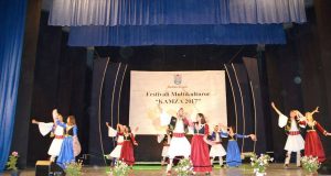 FOTO GALERI & FITUESIT/ Zhvillohet Festivali Multikulturor “Kamza 2017”, morën pjesë 300 artistë nga të gjitha trojet shqiptare