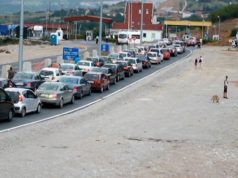 Fluks në doganën e Kapshticës, brenda 24 orëve kanë hyrë në Shqipëri mbi 4600 persona