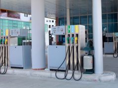 Vëmendja e politikës dhe opinionit të zgjedhjet, çmimi i naftës “fluturon” edhe 3 lekë më shtrenjtë