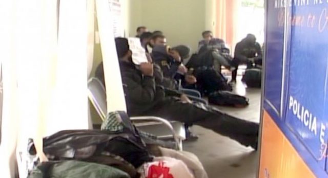 Francë, 150 azilkërkues shqiptarë protestë kundër vuajtjeve dhe në kërkim të një strehe