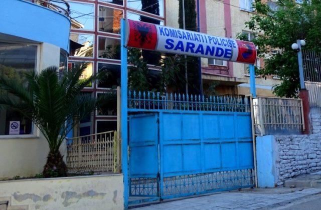 Kishte ardhur në Sarandë për pushime tek gjyshja, zhduket 15-vjeçarja