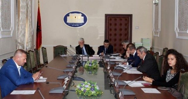 LSI ndahet nga PS, qeveria me 2 drafte për reformën