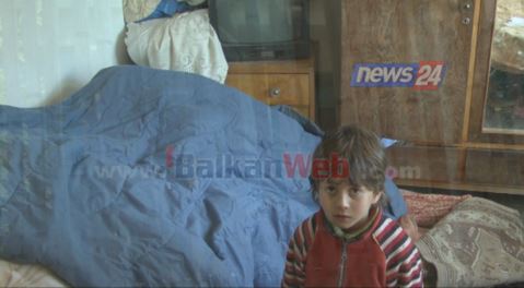 VIDEO/ Varfëria ekstreme, dëshira e 4 vjeçares: Nga babagjyshi i Vitit të Ri dua vetëm drita