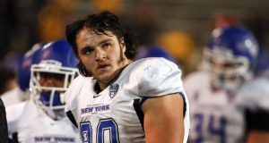 E njihni Kristjan Sokolin, Shqiptaro-Amerikani i parë që luan në ligën e futbollit amerikan (NFL)?