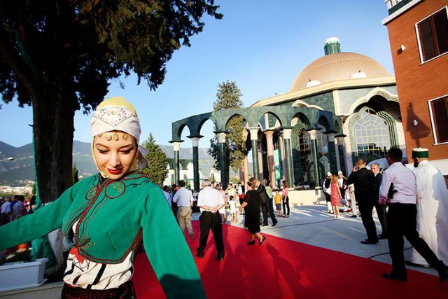 VENDIMI/ KESH “nuk i doli për zot” padisë ndaj Kryegjyshatës, gjykata pushoi gjykimin