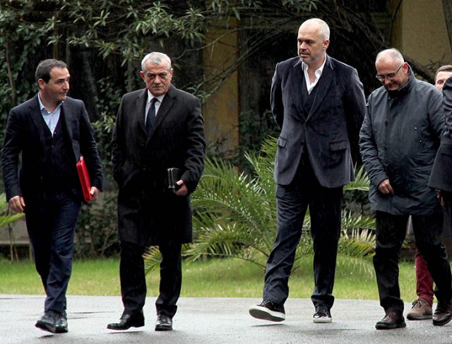 kryeministri_edi_rama_ministri_i_drejtesise_vasili_agaci_ruci_42760.jpg