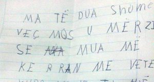 Mesazhi i fëmijës jetim për nënën e larguar nga puna