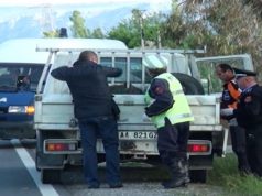 Spitali nuk dërgoi autoambulancën, pezullohen policët “fajtorë” për transportin e kufomës me kamionçinë
