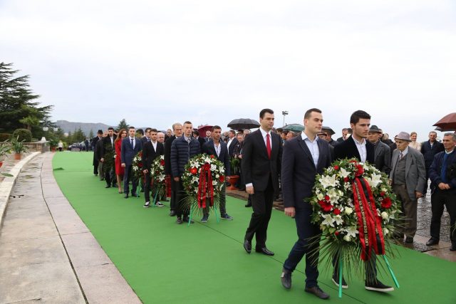 Lulzim Basha: Nuk ka liri nën tiraninë e varfërisë