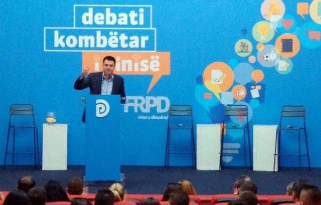 Basha me të rinjtë në Elbasan: Në 8 dhjetor ti themi “jo” byrosë së Edi Ramës