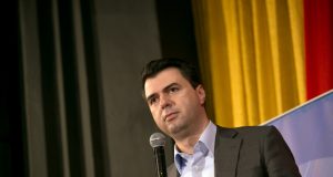 LULZIM BASHA */ Drama kombëtare vazhdon, nga Shqipëria largohen më të diturit dhe më të zotët