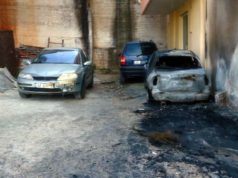 Sarandë, zjarrvënie e qëllimshme, digjen tri makina