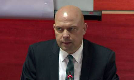 Arrestimi i Haradinajt, Manjani i shkruan homologut francez