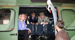 Mimi Kodheli armatoset” deri në dhëmbë”, blen automjet të blinduara dhe armë nga SHBA e Italia