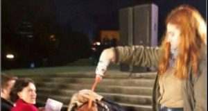 SALI BERISHA/ Rama dhe Lindita meritojnë, jo salcën por, bojën e këpucëve!