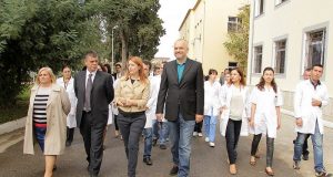 Rama bën shakanë e rradhës: Mandatin tjetër dot ia heq tenderat Ministrisë së Shëndetësisë