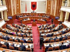 Pensioni suplementar, hyjnë në fuqi ndryshimet e reja, sa përfitojnë kryeministri e deputetët