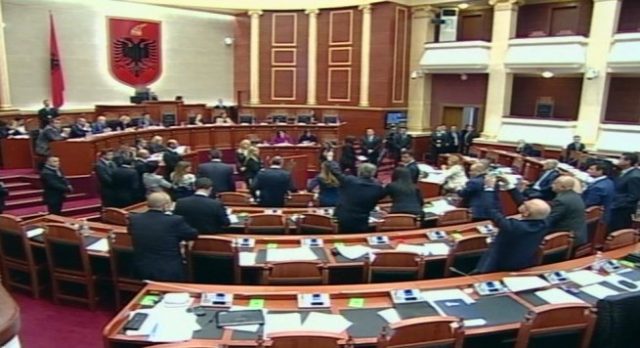 parlament_nderpritet_seanca_655x356_12586.jpg