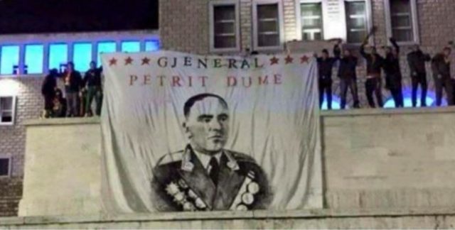 petri_dume_slogan_20651.jpg