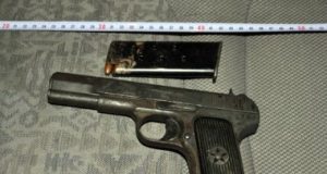 Tiranë, gardisti plagos bashkëshorten me pistoletën e shërbimit