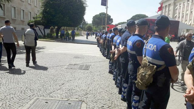 police_proteste_pd_13_maj4_46474.jpg