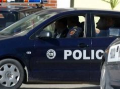 Vrau shokun për një makinë, arrestohet autori dhe bashkëpunëtori