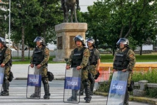 Maqedoni, fletë-arresti për 15 personat që ushtruan dhunë kundrejt deputetëve