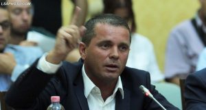 Ambasada amerikane: Mirëpresim largimin e Armando Prengës, Shqipëria meriton një sistem të pastër politik