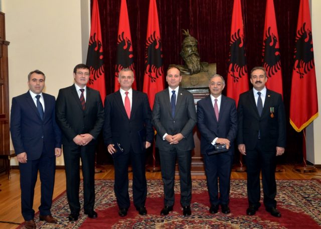 presidenti_nishani_dekorim_klsh_21_3029.jpg