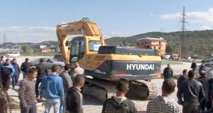 Lushnje, prishja e ndërtimeve, konflikt mes banorëve policisë dhe IKMT-së