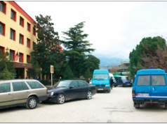 Berat, plagos berberin se i ngacmoi gruan, përleshje midis të afërmëve në spital