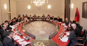 Qeveria shqiptare merr tjetër hua, 66 milionë euro për mirëmbajtjen e rrugëve