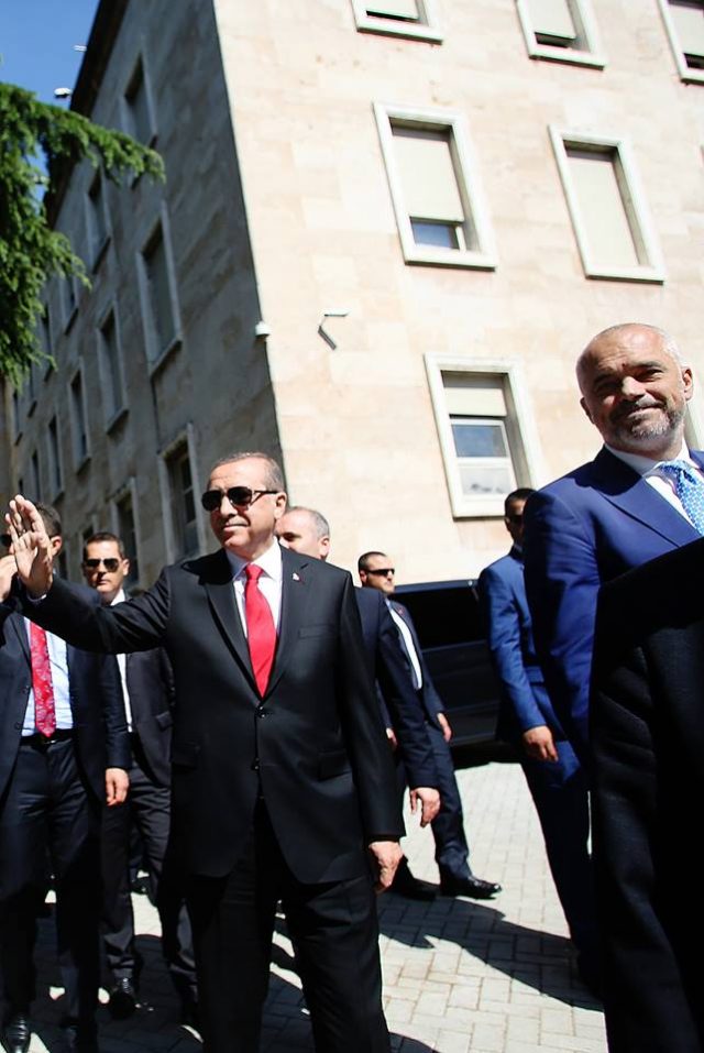 rama_erdogan_ne_rruge_2286.jpg