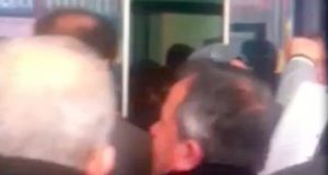 VIDEO EKSKLUZIVE/ Kaos dhe rrëmujë te zyrat e ALUIZNI-t në Tiranë