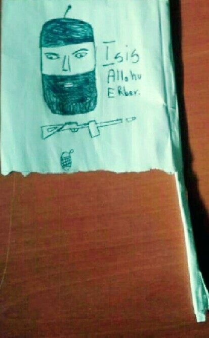 Vlorë, shitësi i gazetave gjen në kioskën e tij flamur të ISIS dhe një kallashnikovë