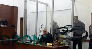 FOTO & VIDEO/ Vrasja e Elton Çiços, i akuzuari Renato Milloshi para gjykatës nuk pranon akuzën
