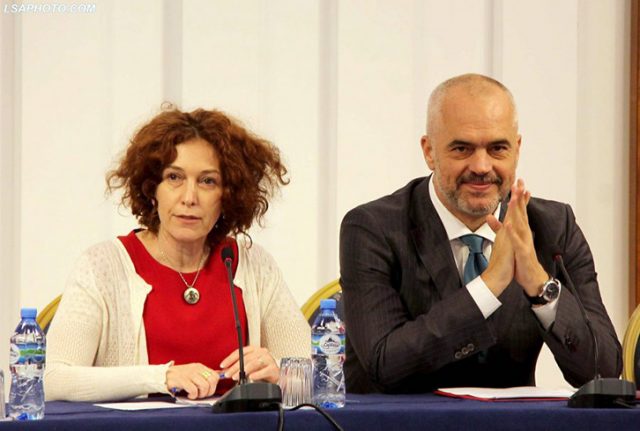 romana_vlahutin_edi_rama_copy_1_42201.jpg